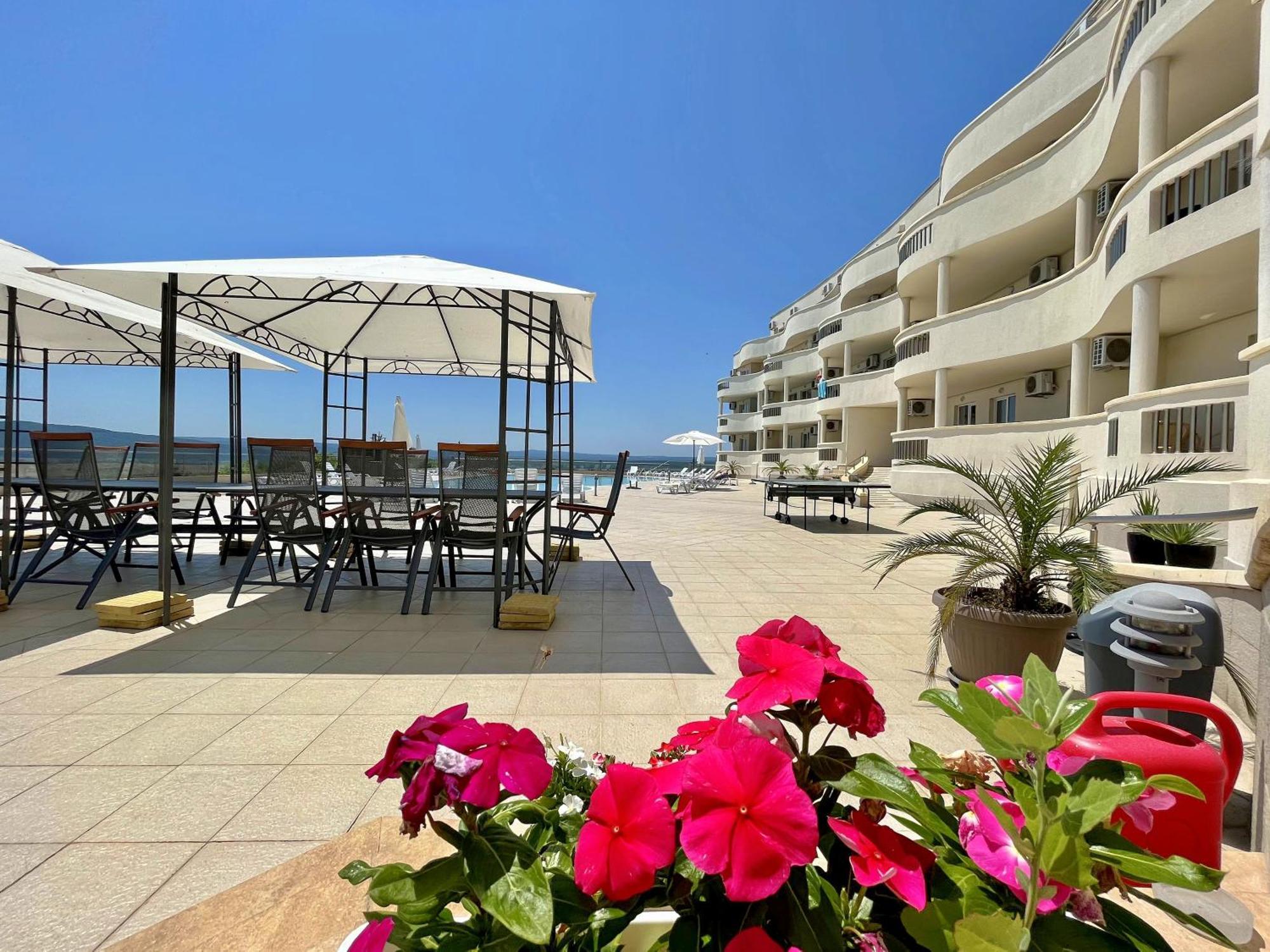 Апартаменти Сънбрийз - Sunbreeze Apartments Byala  Esterno foto