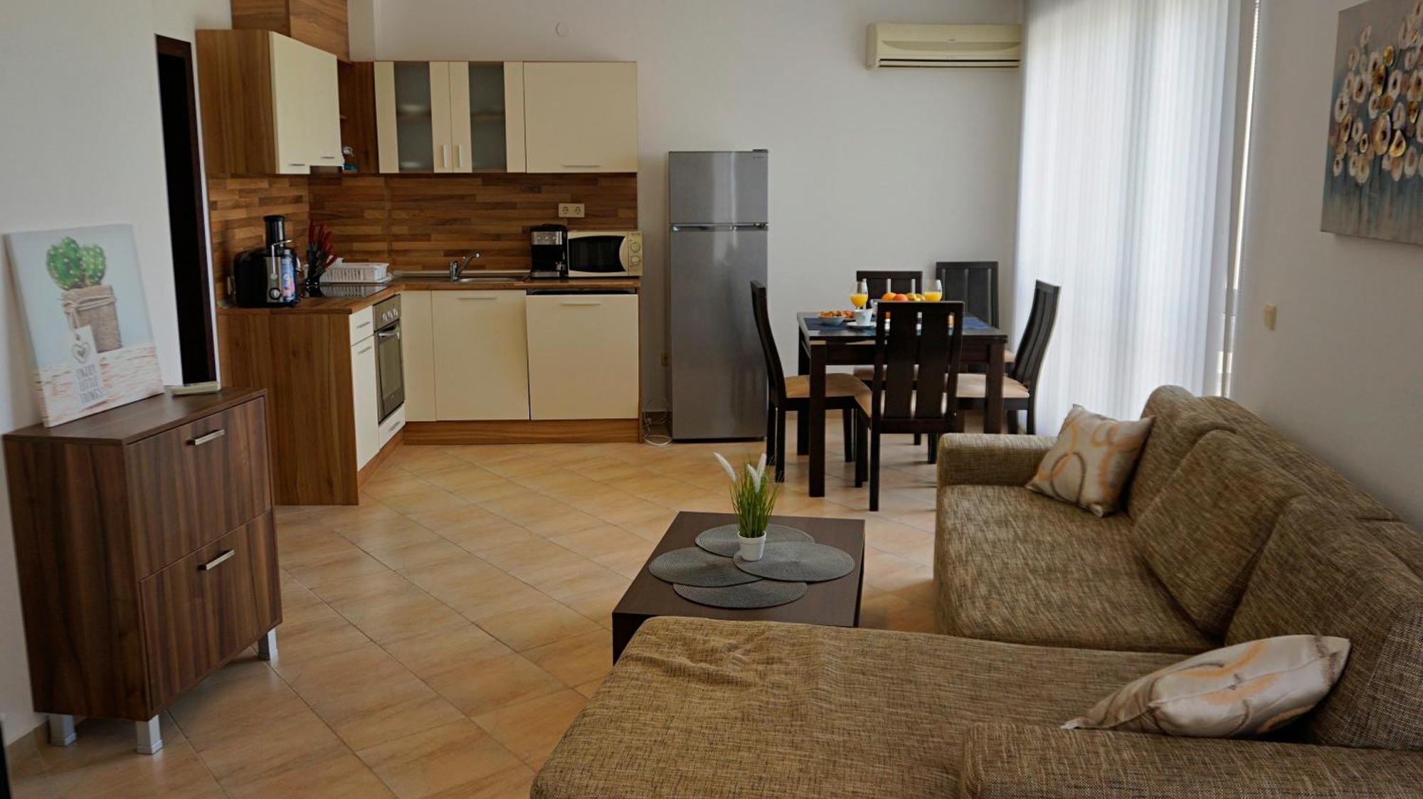 Апартаменти Сънбрийз - Sunbreeze Apartments Byala  Esterno foto