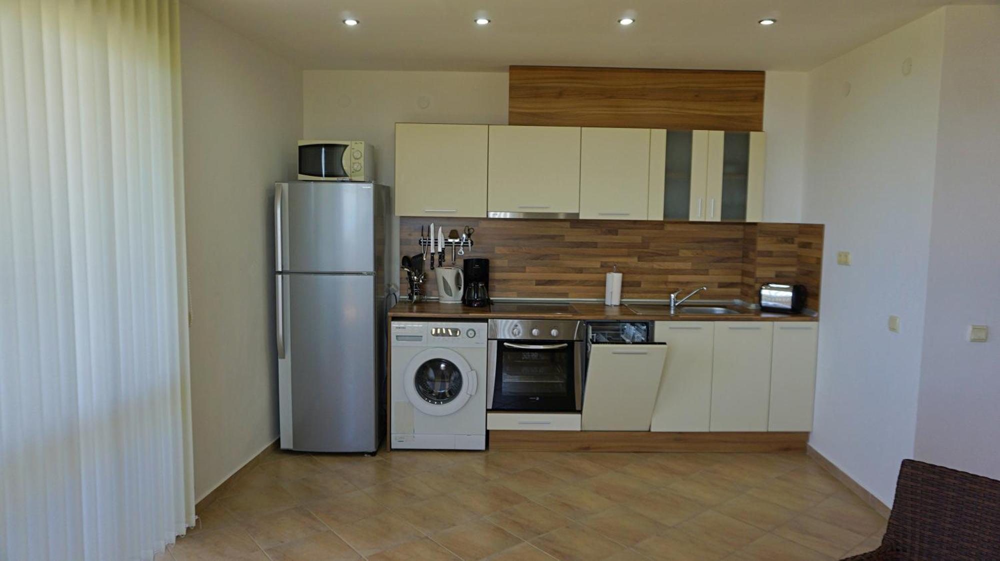 Апартаменти Сънбрийз - Sunbreeze Apartments Byala  Esterno foto